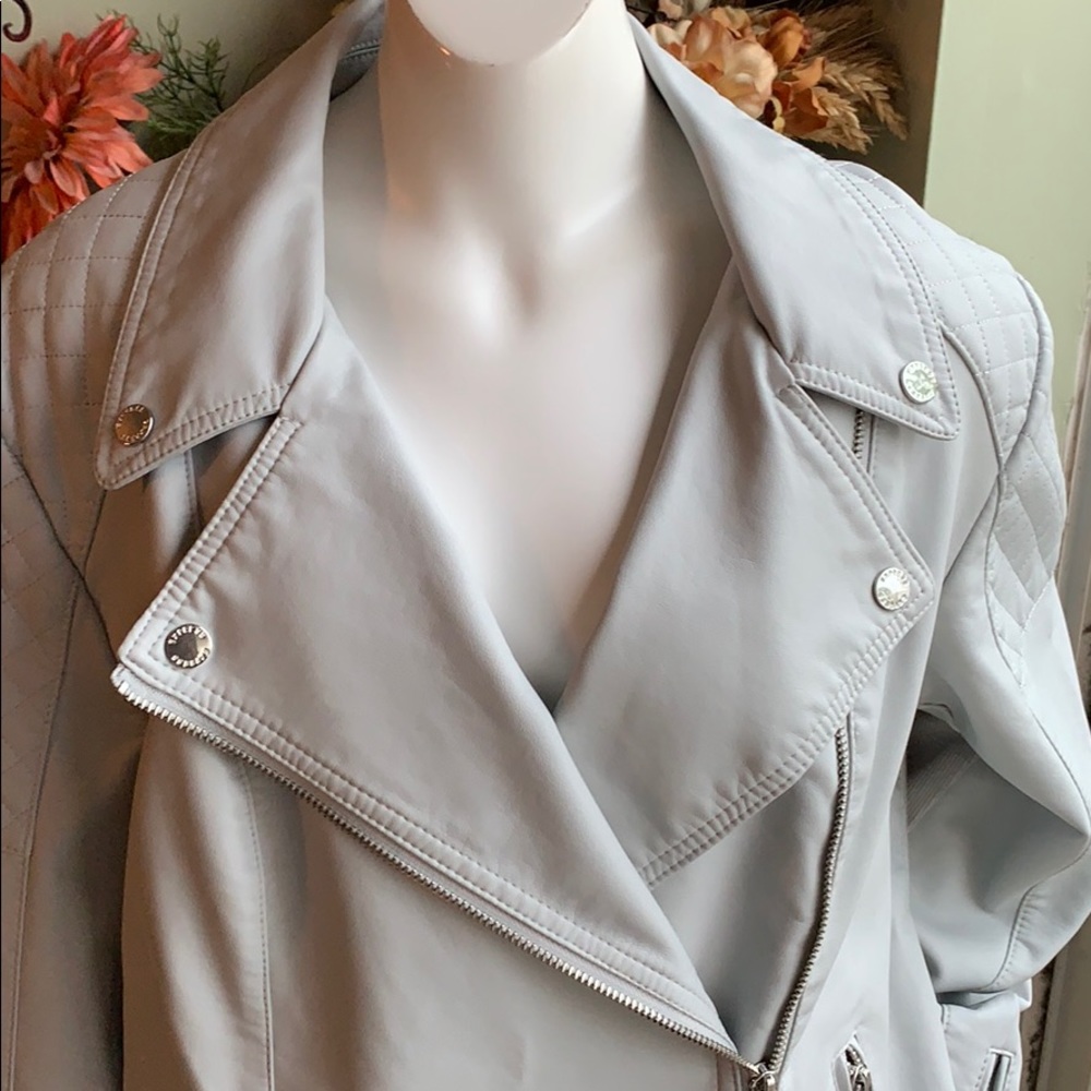 Jacket - Picture 2 of 16